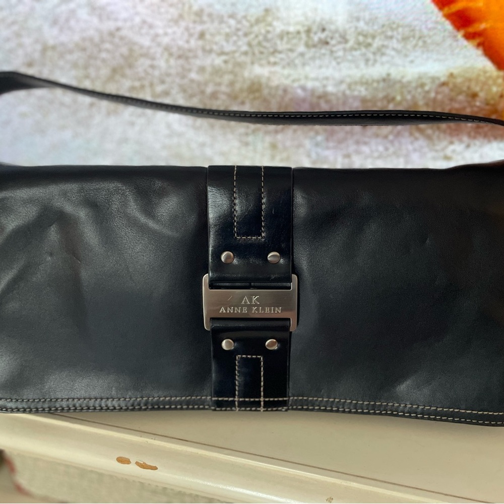 Anne Klein Black Leather Clutch/shoulderbag with Silver Hardware & fabric lining - Picture 3 of 9